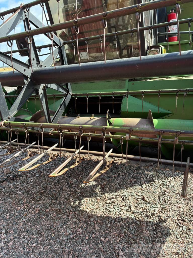 John Deere 1042 Mähdrescher
