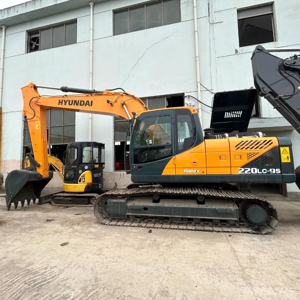 Hyundai 220LC-9 Raupenbagger