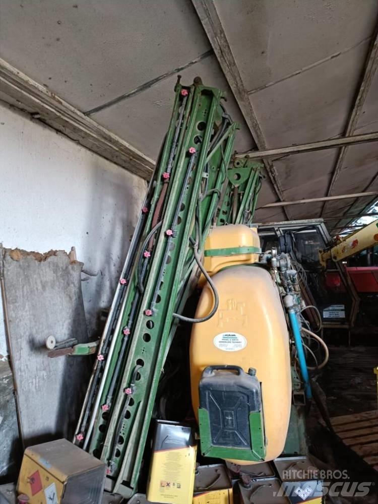 Amazone UF 1200 Anbauspritzen