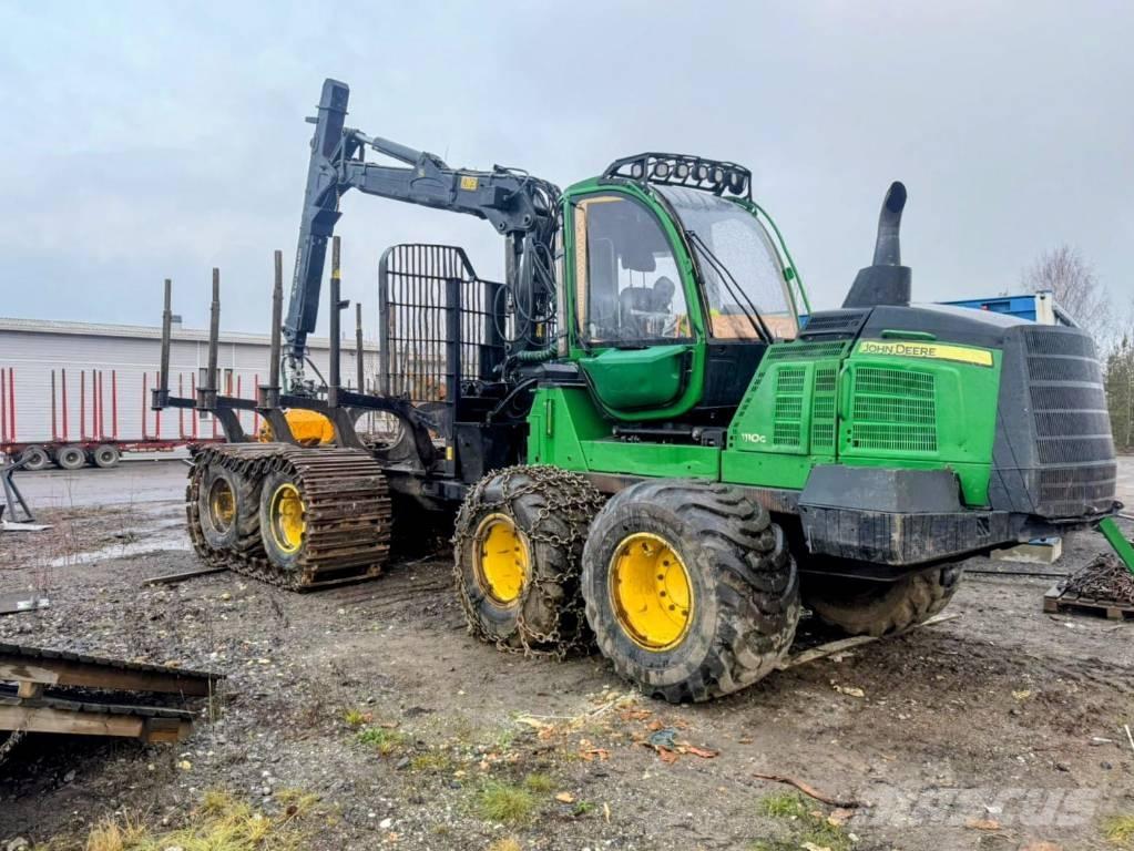 John Deere 1110 Forwarder