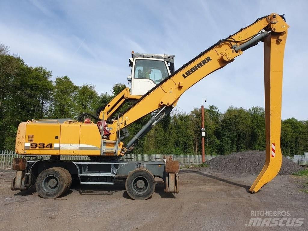 Liebherr A 934 C Materialumschlag