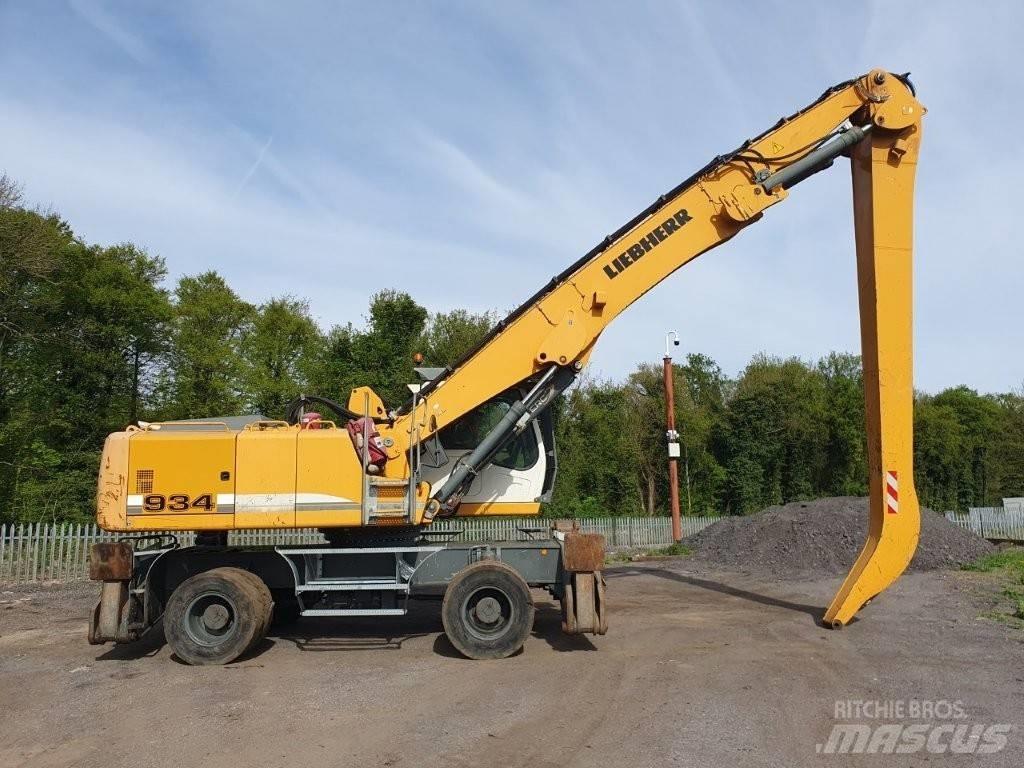 Liebherr A 934 C Materialumschlag