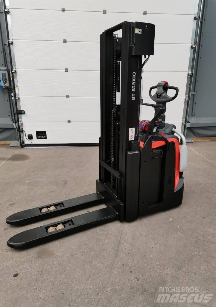 Toyota SPE140L Deichselstapler