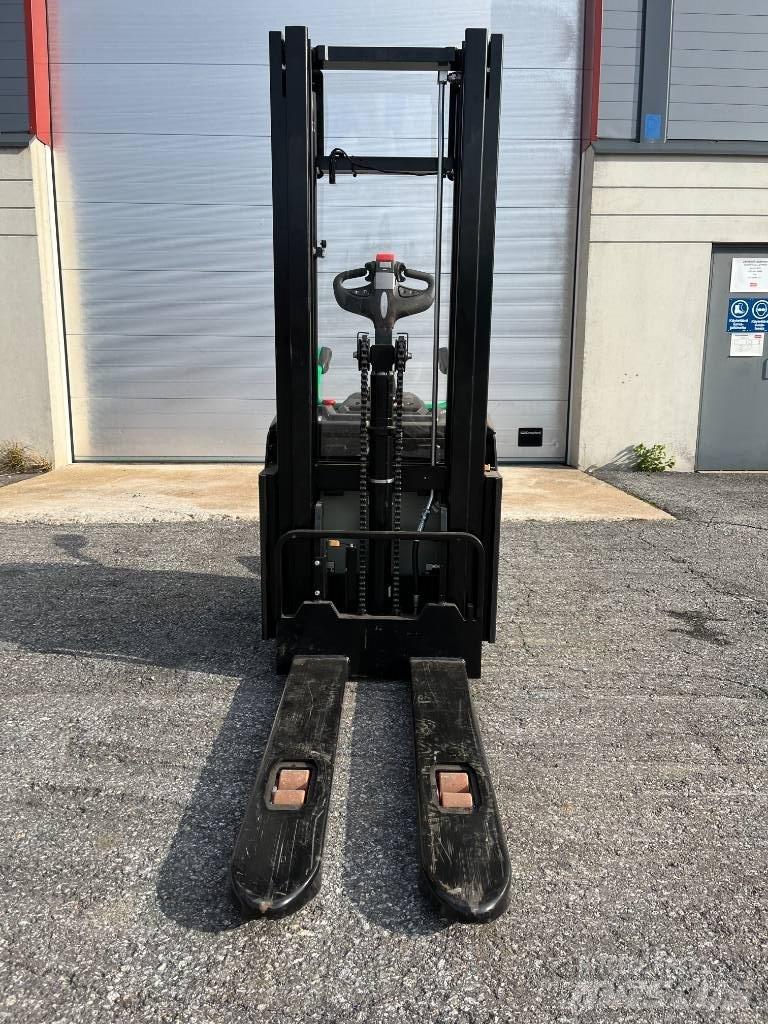 Hangcha CDD16-AC2S Zelfrijdende stapelaars