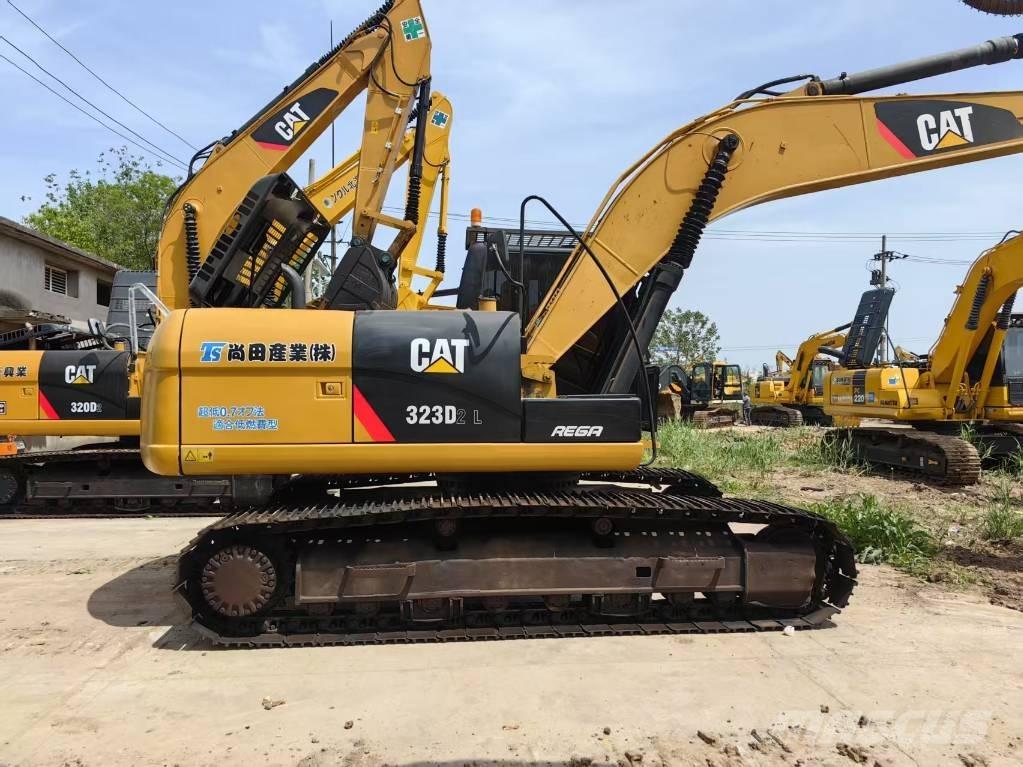 CAT 323 D Raupenbagger