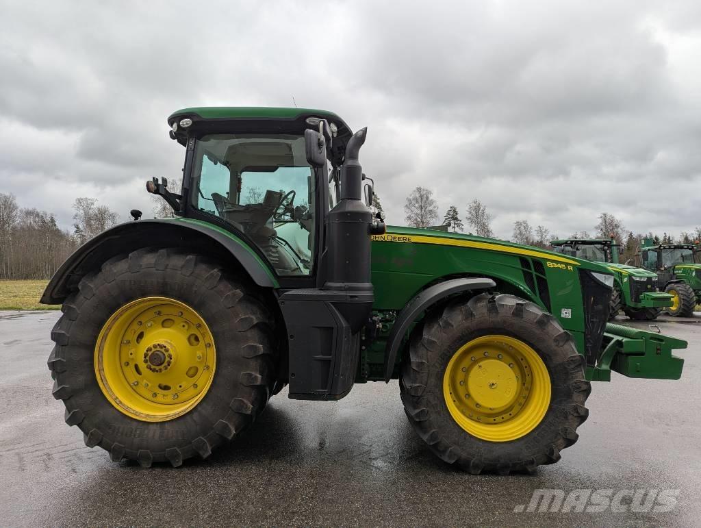 John Deere 8345 R Traktoren