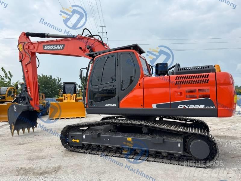 Doosan DX 225 LC-9C Raupenbagger