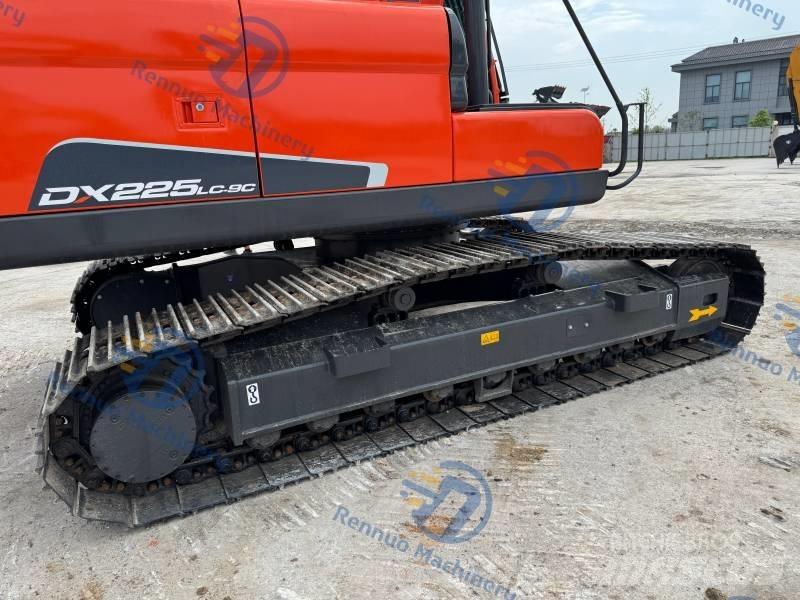 Doosan DX 225 LC-9C Raupenbagger