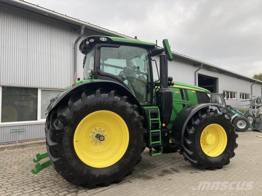 John Deere 6R250 Traktoren