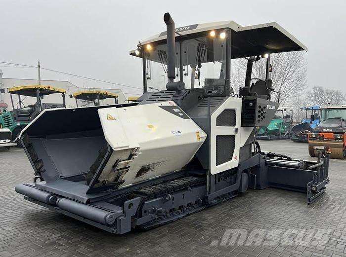 Volvo P 7820C Strassenfertiger