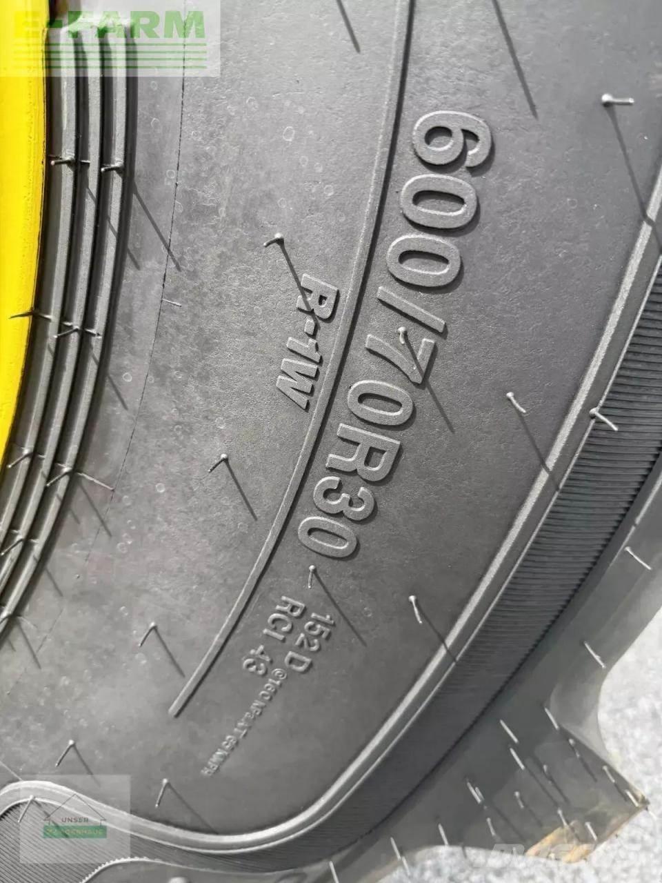 John Deere 7920 Traktoren