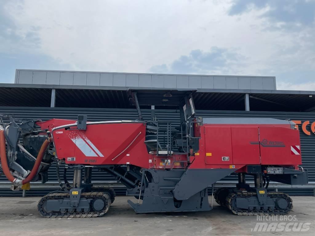 Wirtgen W 250 Asphaltfräsen