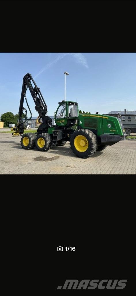 John Deere 1270E Harvester