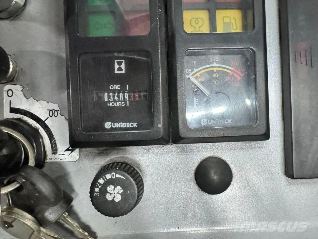 Combilift C3000CB Seitenstapler