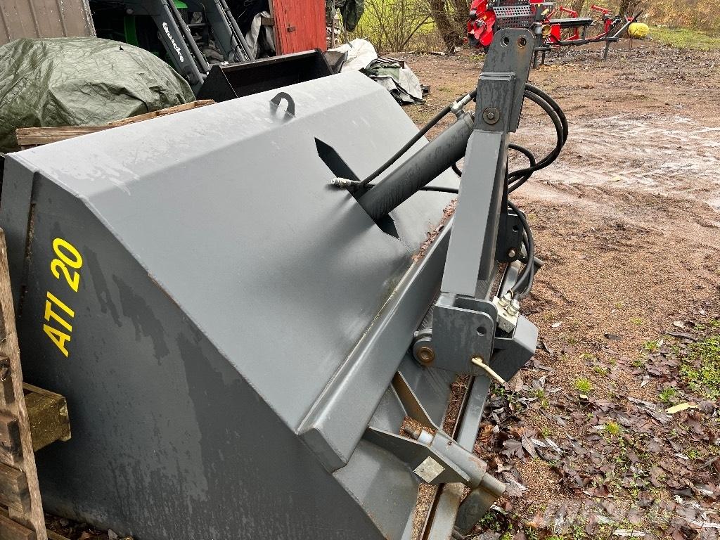 ATI 20 Schneeschilde und -pflüge
