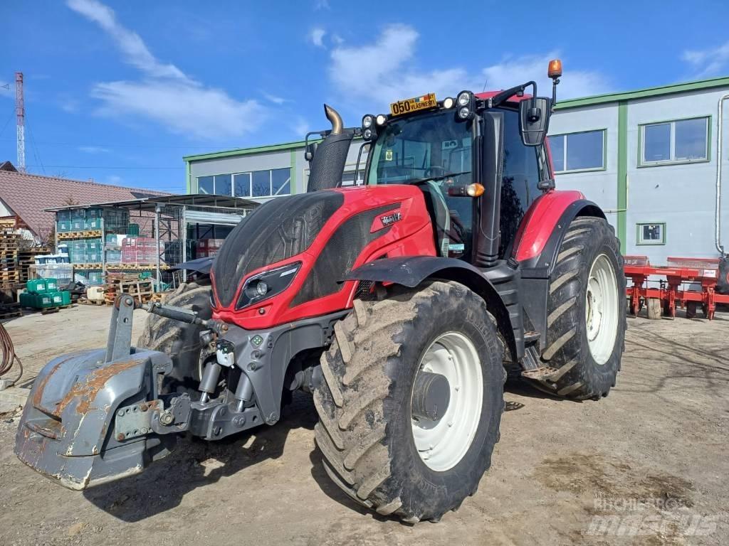 Valtra T 254 Traktoren