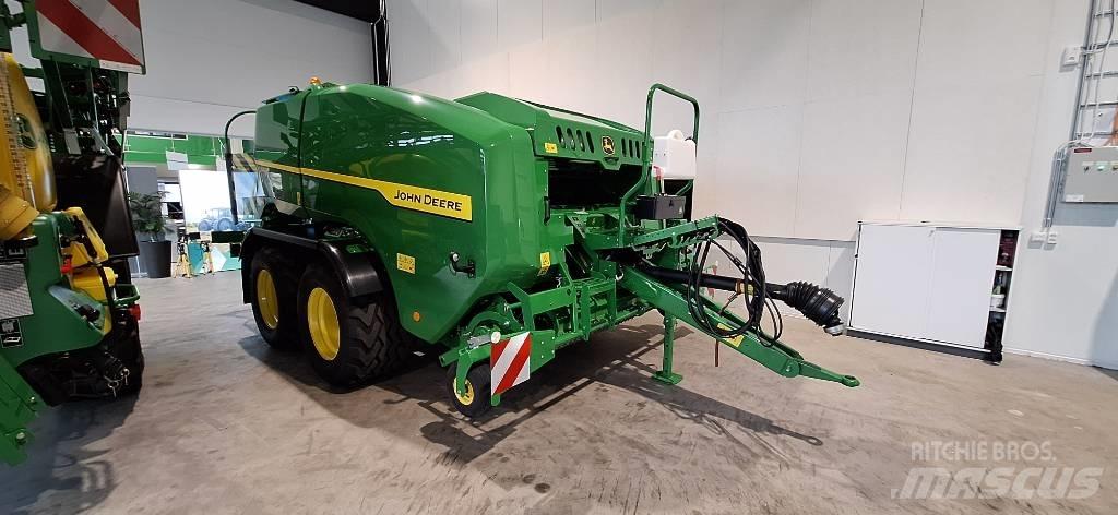 John Deere C441R Rundballenpressen
