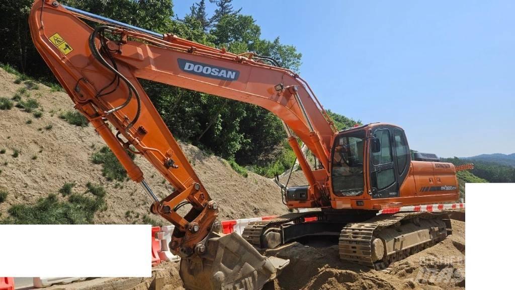 Doosan DX 300 LC Raupenbagger