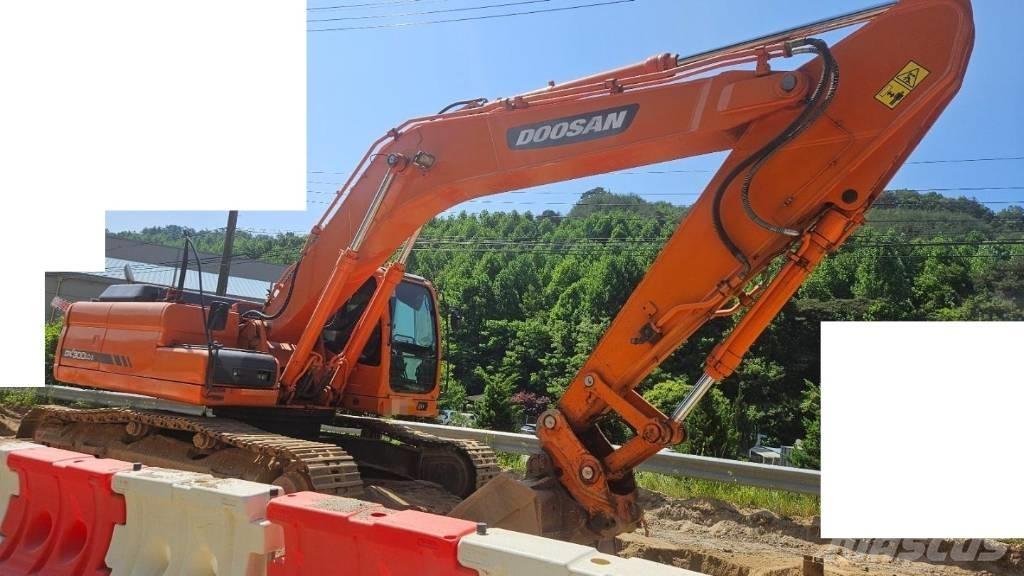 Doosan DX 300 LC Raupenbagger