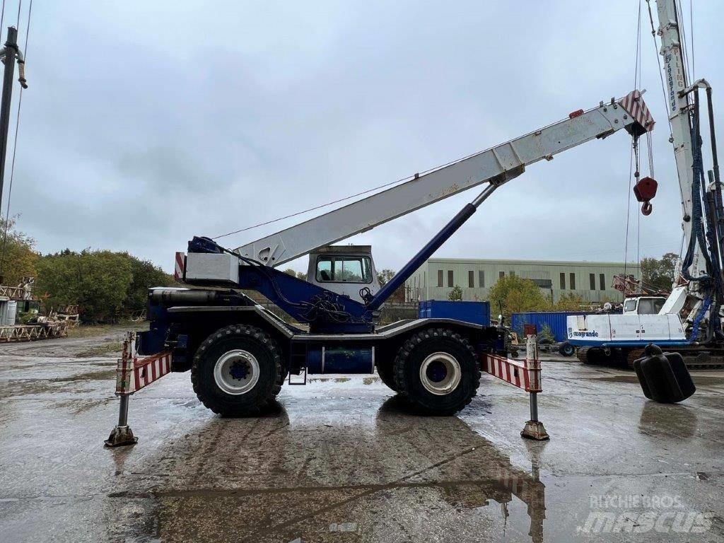 Coles Huskey 630S Ruwterrein kranen