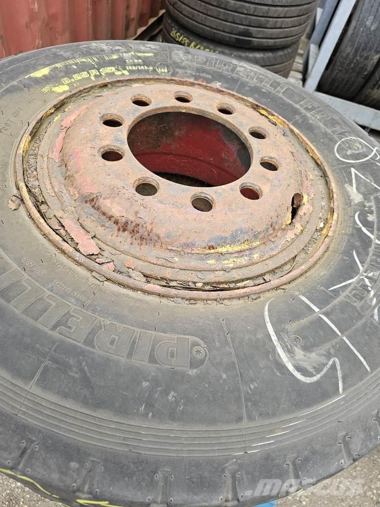 Pirelli 825X15 Transport Sonstige