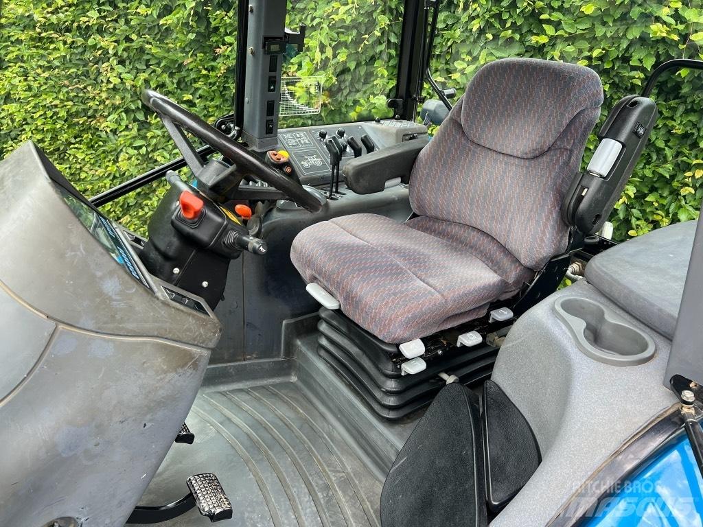 New Holland TM 150 Traktoren