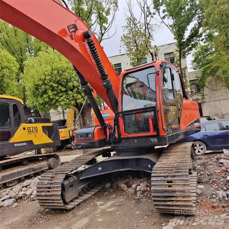 Doosan 225 LC Raupenbagger