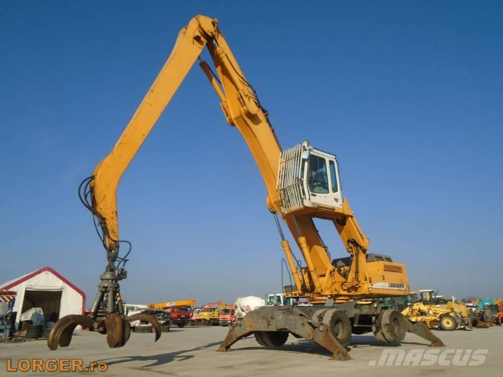 Liebherr A 934 B Materialumschlag