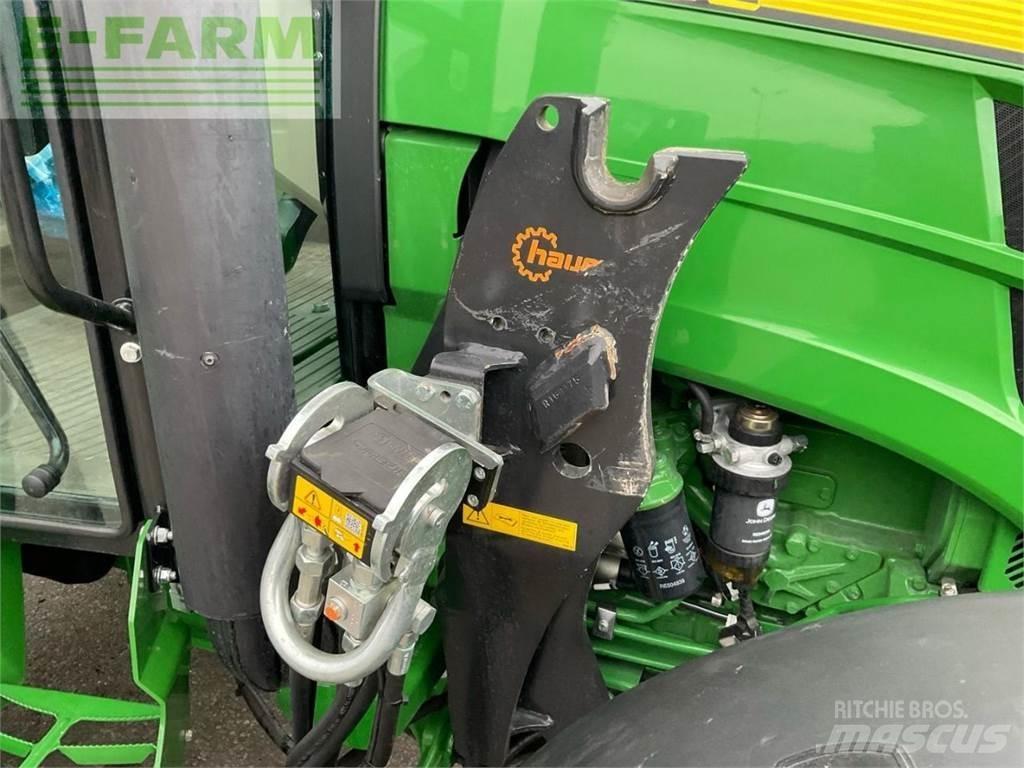John Deere 5115 M Traktoren
