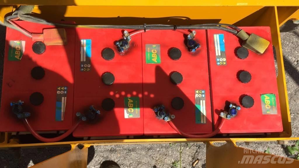 Haulotte Compact 10 Scheren-Arbeitsbühnen