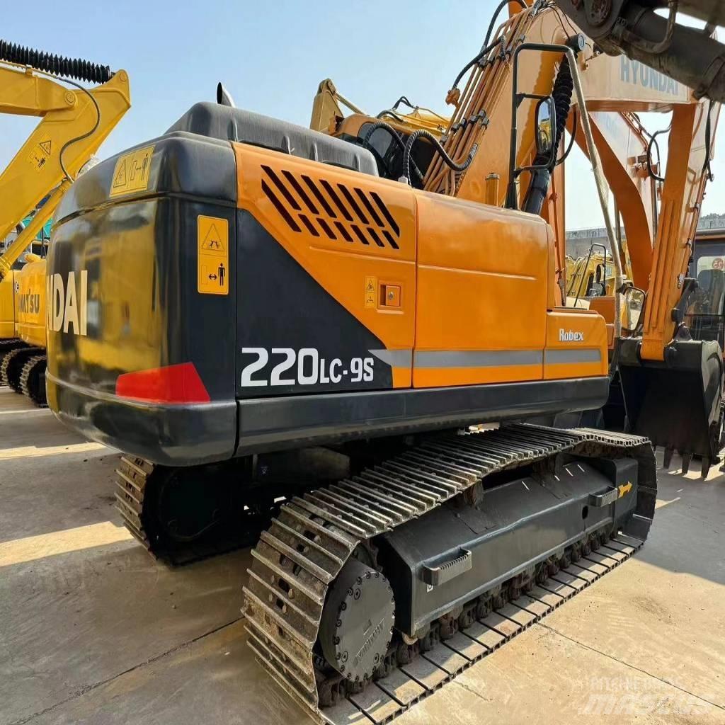 Hyundai R220LC-9S Raupenbagger