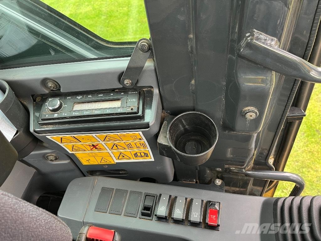 Komatsu PW 118 Mobilbagger