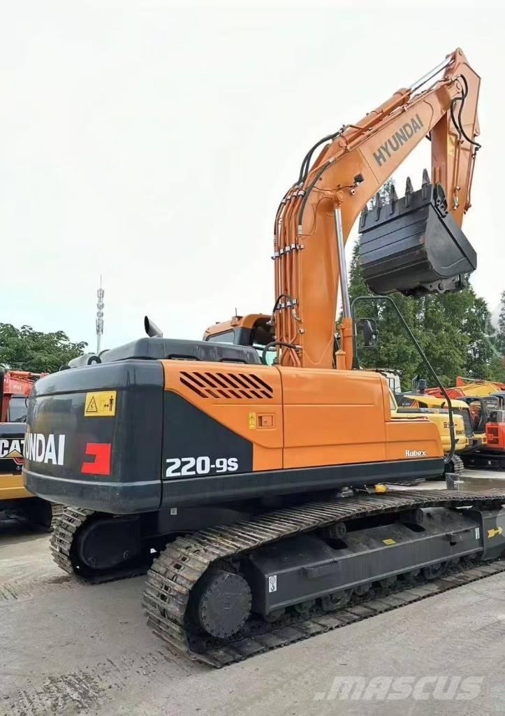 Hyundai 220 Raupenbagger