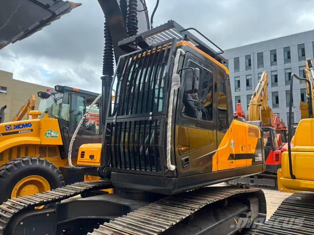 Hyundai HX 220 Raupenbagger