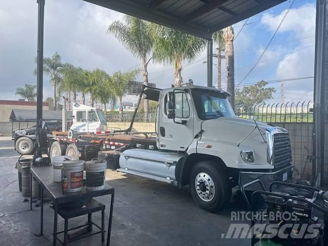 Freightliner 114SD Absetzkipper
