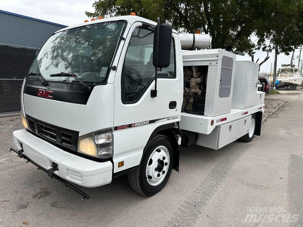 GMC W 5500 HD Saug- und Druckwagen