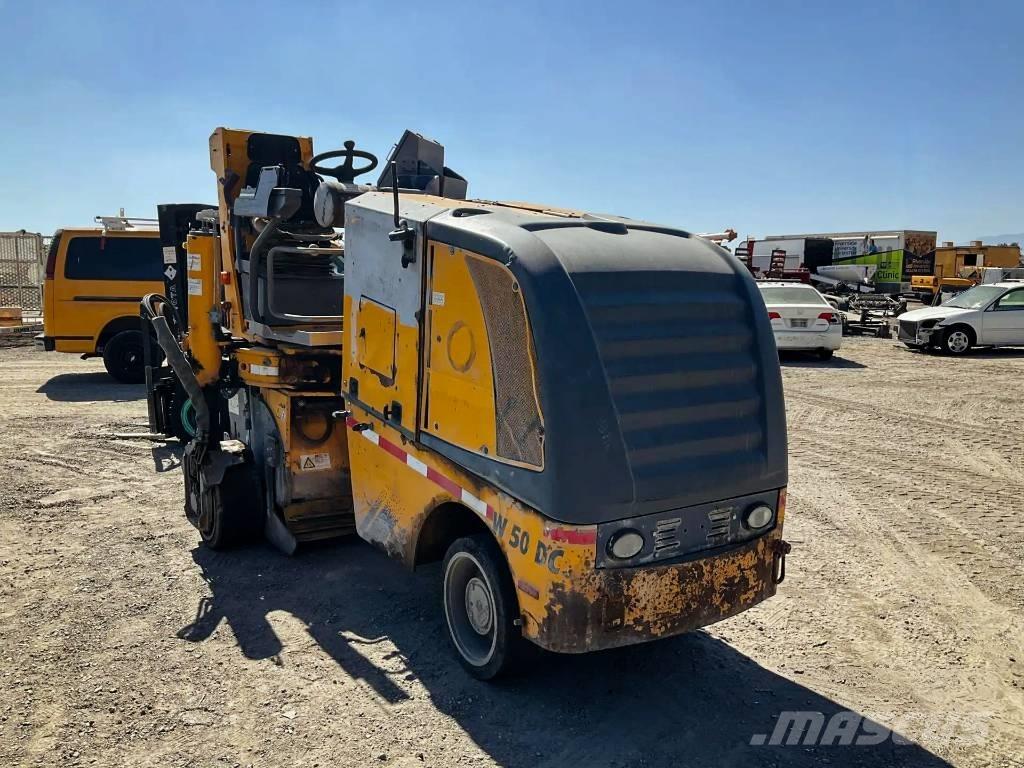 Wirtgen W 50 DC Asphaltfräsen