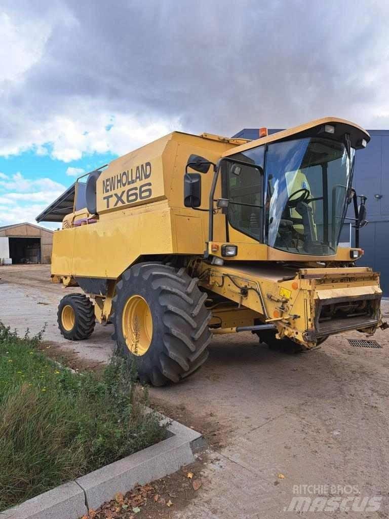 New Holland TX 66 Mähdrescher