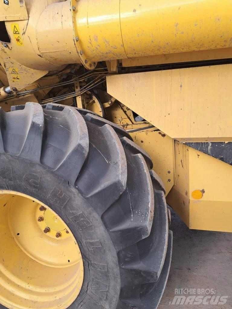 New Holland TX 66 Mähdrescher