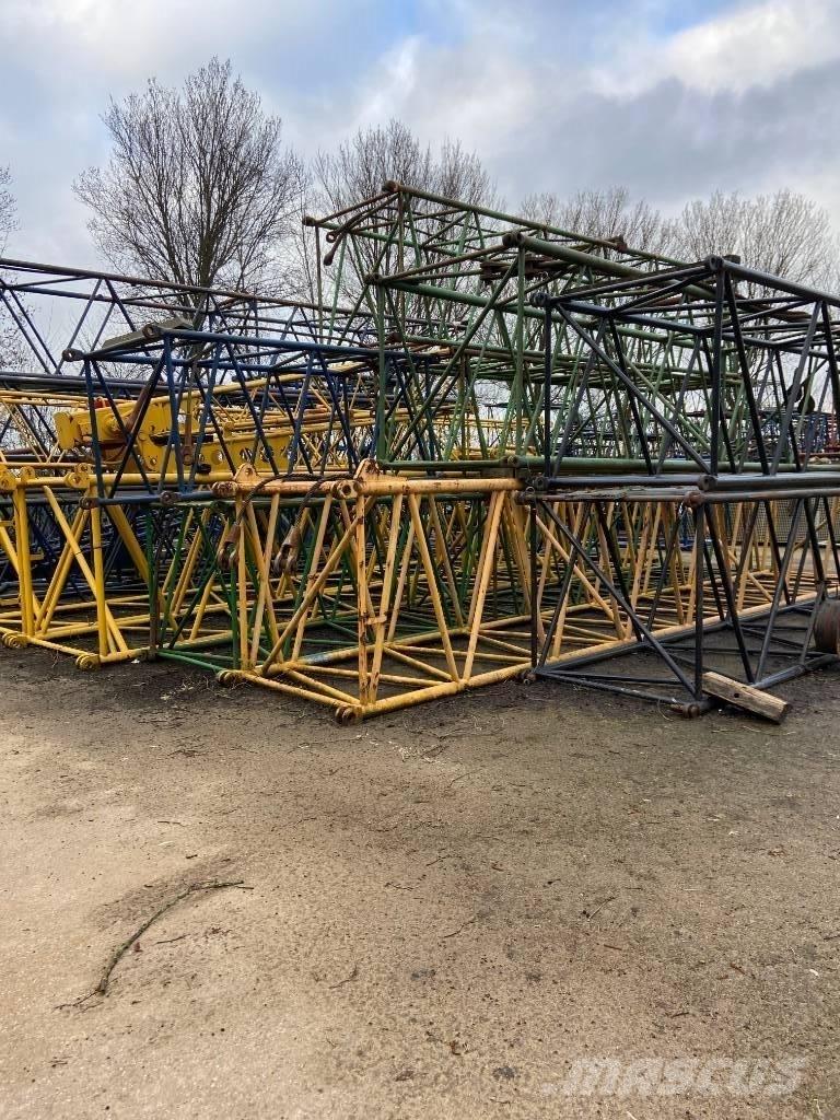  Several boom parts Kran-Teile und Zubehör