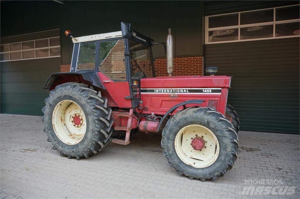 Case IH IHC 1455 Traktoren