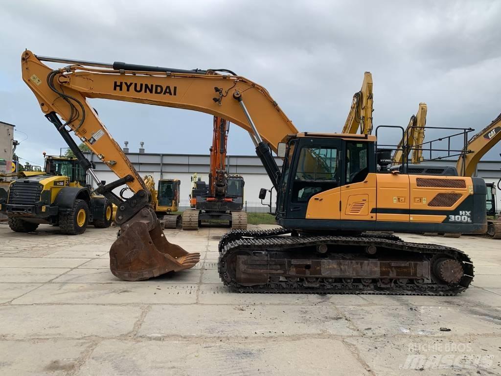 Hyundai HX 300 L Raupenbagger