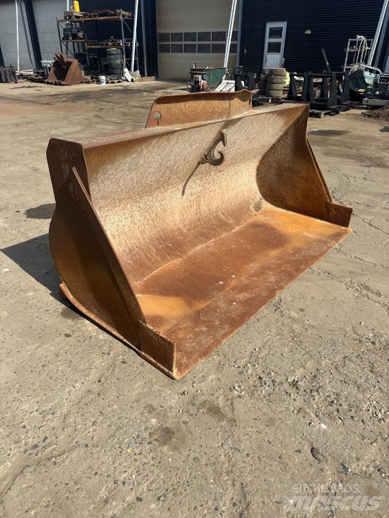 Volvo 2500mm Schaufeln