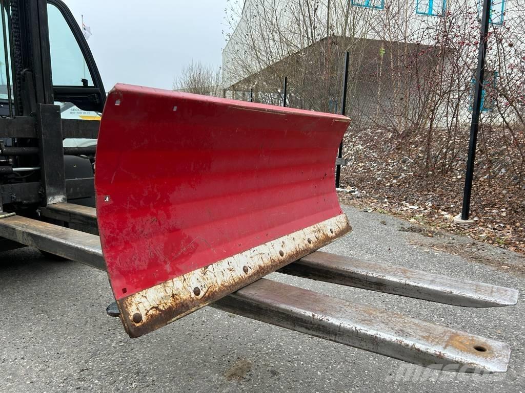 Ventrac KD482 Pflüge