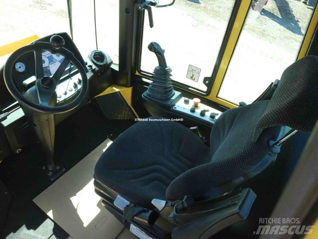 Bomag BW 213 D H-4 i Erdbauwalzen