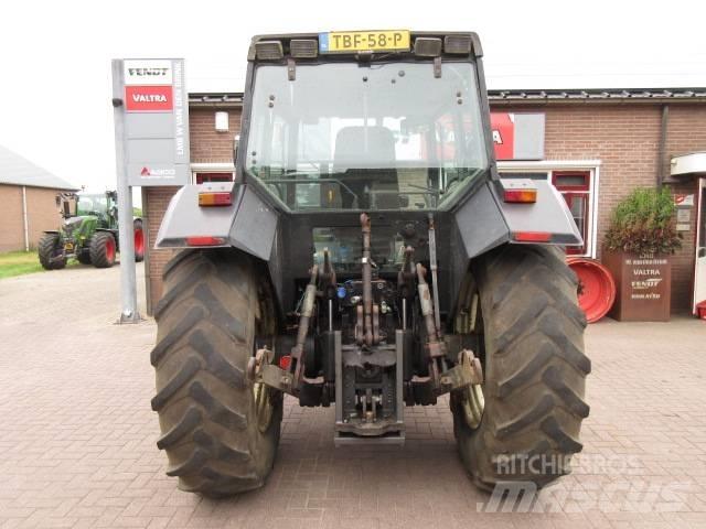 Valmet 8000 Traktoren