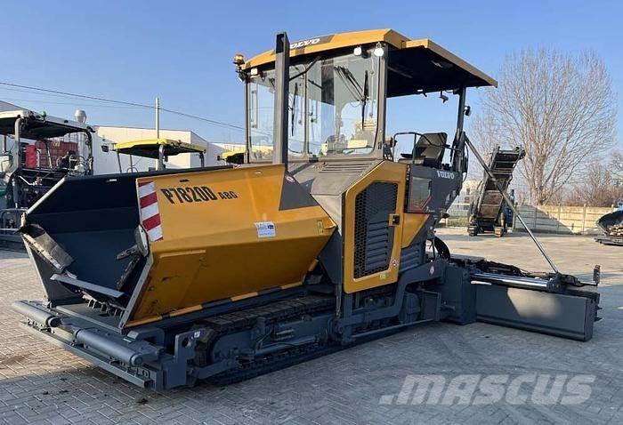 Volvo P 7820D Strassenfertiger