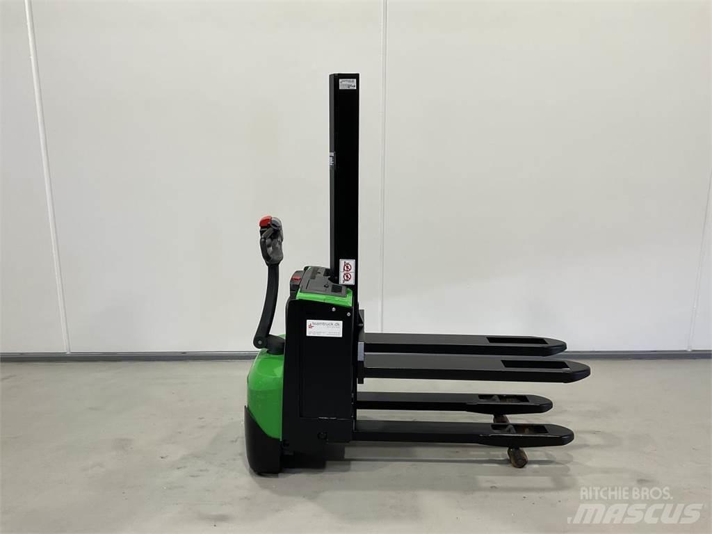 Cesab S208L Zelfrijdende stapelaars