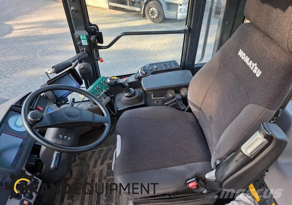 Komatsu WA270-7 Radlader