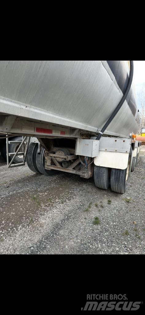 Remtec 4 AXLES Tankanhänger